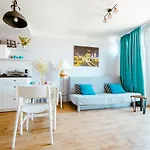 Bright 14Th Floor Apartment Warsaw Centrum Sunset Park Views By Polandbnb