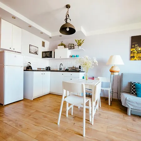 Apartment Bright 14th Floor With Balcony & Views
