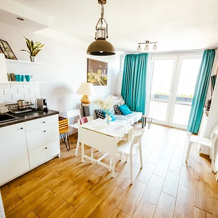 Bright 14th Floor With Balcony & Views Apartment Warsaw